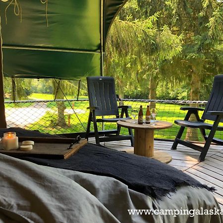 Camping Ardennes Insolites Marbehan Экстерьер фото